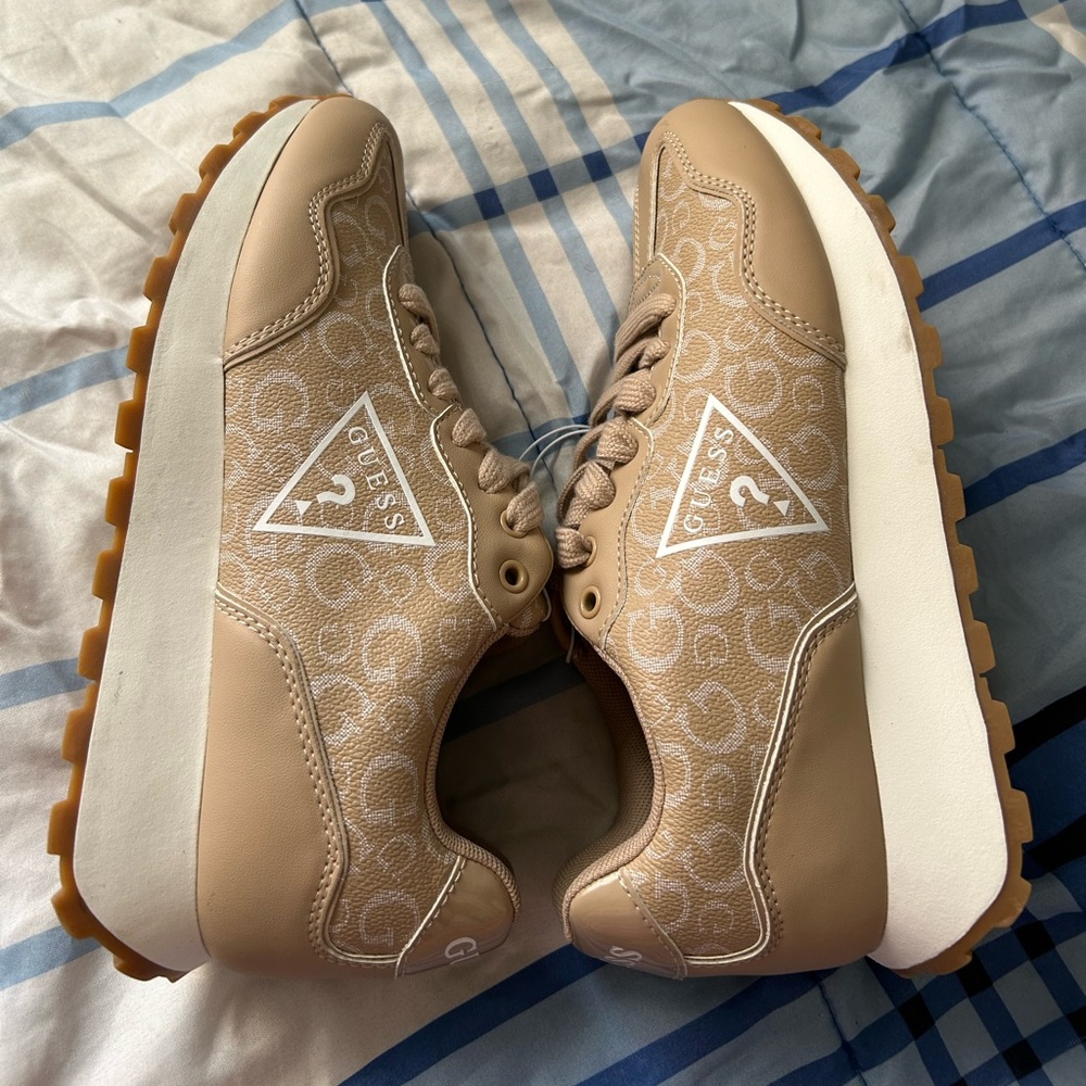 Guess Women's Tan and White Sneakers Size 8 Brand New Without Box